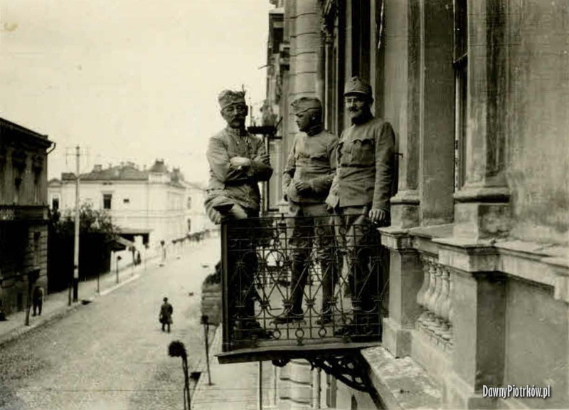 P2411.01.02.jpg